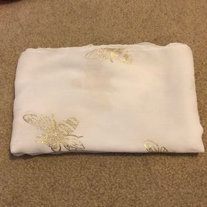 White bee print scarf